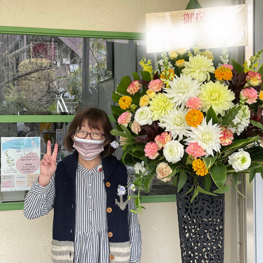 KULALAさんへ開店お祝いのお花