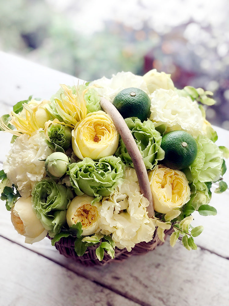 フラワーアレンジメント イエローローズフルーツ