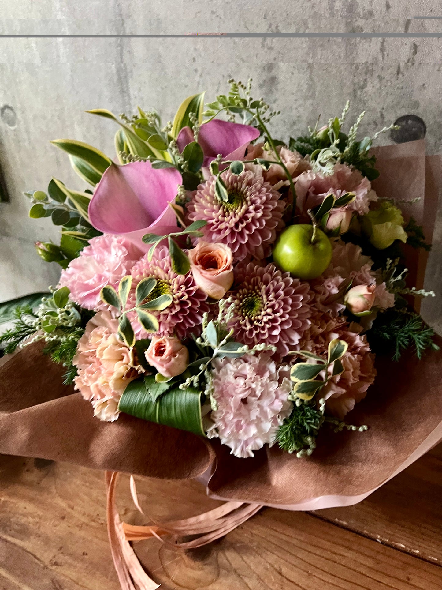 ペット用フラワーギフト　お供えアレンジメントM A-1